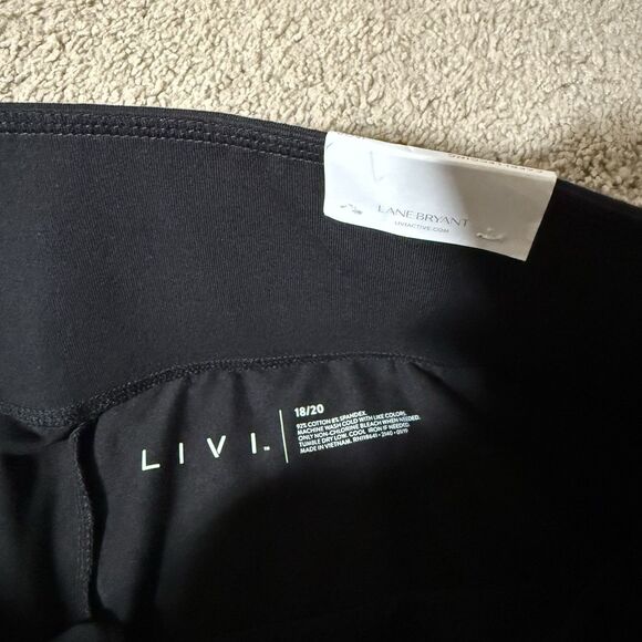 NWT LIVI  Women’s Black Capri Leggings High Rise Stretch Activewear Lounge 18/20 - Picture 2 of 11